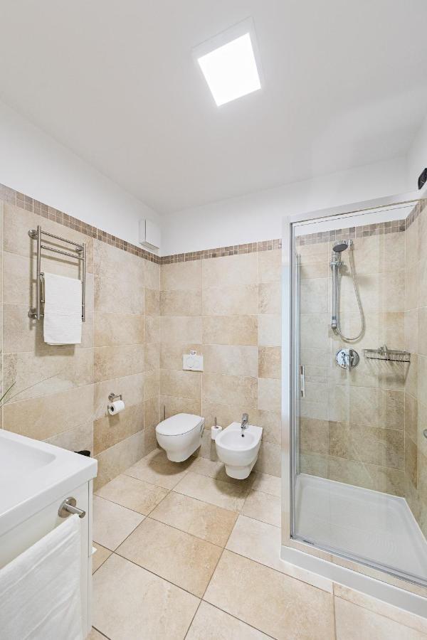 Poggio Al Sole 6 Apartment By Wonderful Italy ตอสโกลาโน มาแดร์โน ภายนอก รูปภาพ